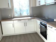Umfangreich renovierte 3-Zimmer-Wohnung mit Balkon! - Husum (Schleswig-Holstein)