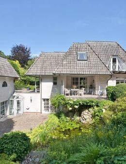Repräsentatives Architektenhaus mit Vollkeller und großem Nebengebäude in Hittfeld-Waldesruh - Seevetal