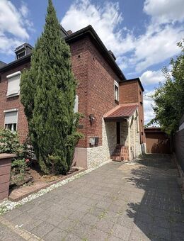 Moderne Ausstattung in einem traditionellen Haus in Moers-Scherpenberg - Moers