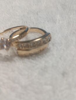 2 Frauen Ringe mit Steine Modeschmuck - Dortmund Körne