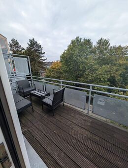 Große u. helle 2-Raum-Wohnung mit Balkon, Aufzug u. Tiefgarage in MH-Saarn - Mülheim (Ruhr)