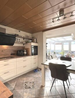Zweifamilienhaus ca 160 m² Wohnfläche, Kamin und Garten - nahe dem Edersee! - Vöhl