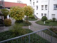 2-Zimmer-Eigentumswohnung mit Einbauküche, Balkon und 2-TG-Plätzen - Liederbach (Taunus)