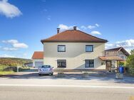 Einfamilienhaus mit Garagen, ideal für Platzsuchende mit perfekter Verkehrsanbindung inkl. KEXI-Halt - Kelheim