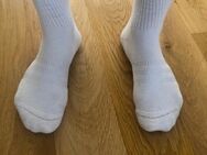 Verkaufe getragene Socken, Tangas und Sneaker - Greven (Nordrhein-Westfalen)