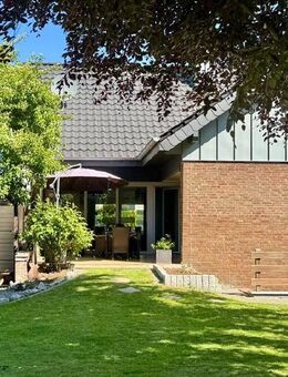 Großes Traumhaus mit schönem Garten im Herzen von Löhne zu verkaufen! - Löhne