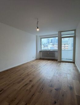 Renovierte 1-Zimmer Wohnung mit EBK & Balkon in der Innenstadt - Frankfurt (Main)