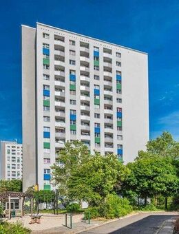 Sofort bezugsfertige 3-Zimmerwohnung mit Balkon! Küche mit Tresen! Aufzug! - Dresden