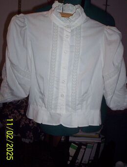 Bluse kurz mit Schößchen Puffärmel Spencer mit Spitze weiß Gr. 40/42 und Hemdblusen - Schauenburg