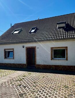 Charmantes Einfamilienhaus mit großem Garten, Terrasse und Garage – sofort verfügbar! - Rodershausen