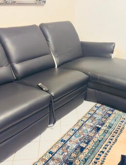 L-Form Sofa mit elektrischem Recliner & Fernbedienung – top erhalten - Berlin