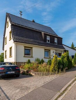 Schickes Ein- bis Zweifamilienhaus mit großem Garten, PV-Anlage und Ausbaupotenzial in Bretten-Ruit - Bretten