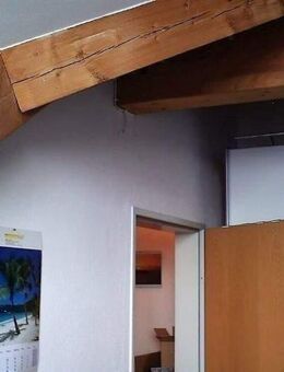 3-Zimmer. Penthouse. Dachterrasse. Balkon. Fußbodenheizung. Einbauküche. Gäste-WC. Bad mit Fenster. Tiefgaragen-Stellplatz - Unterschleißheim