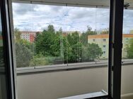 Frisch renovierte 4-Raum mit Balkon ab 01.06.2025 - Waren (Müritz)