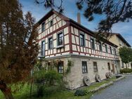 Großzügige 3-Zimmer-Wohnung in historischem Wohnhaus mit Garten und Einbauküche - Ahorn (Bayern)