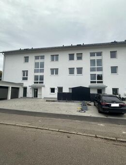 ** Sichere Kapitalanlage** 3,5-Zimmer-Erdgeschosswohnung mit modernem Schnitt, Terrasse und Garten! - Esslingen (Neckar)