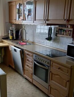 Gepflegte Einbauküche mit Ceranfeld, Backofen & Kühlschrank - Fuldabrück
