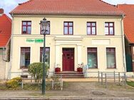 Preis VB: Markantes Stadthaus - Wohnen und Gewerbe - vielseitig nutzbar..... - Dargun