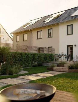 Schönes Reihenmittelhaus mit Grundstück in Nürnberg - Nürnberg