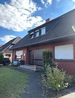 2026 ins Eigenheim! Großzügiges Einfamilienhaus/Zweifamilienhaus mit großem Garten und Garage in Lingen-Biene zu verkaufen - Lingen (Ems)