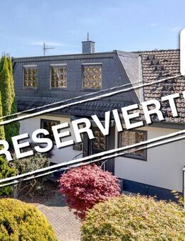 RESERVIERT! SCHADE IMMOBILIEN - Traumhaftes Einfamilienhaus inkl. Einliegerwohnung in ruhiger Lage! - Herscheid