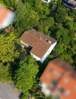 Rarität: Klassisches Einfamilienhaus in Aussichtslage - Stuttgart