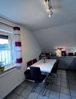 2-Familien-Haus in wunderschöner und ruhiger Lage mit guter Infrastruktur !!! - Regenstauf