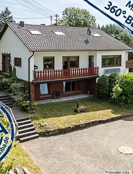 Aussicht in erhöhter Lage: Einfamilienhaus mit Einliegerwohnung Nähe Nürburgring - Barweiler