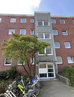 Renovierte 3-ZKB-Balkonwohnung in der 3. Etage im Europaviertel zu vermieten! - Wilhelmshaven