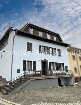 Bauernhaus OHNE GARTEN in Perl-Sinz - 2 Wohnungen: 118 bzw. 130 m² Wofl. - 11 Zi. - Loggia - Garage - Perl