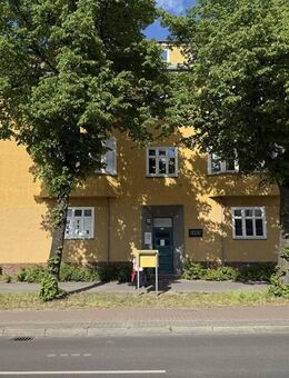 Gut vermietete Altbauwohnung, nahe WISTA ***Wintergarten***EBK***Wannenbad*** - Berlin