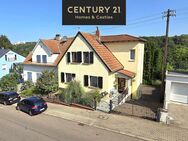 Attraktives Einfamilienhaus mit Balkon mit traumhaftem Ausblick und Doppelgarage in Bischmisheim - Saarbrücken