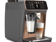 Philips Kaffeevollautomat EP5544/80 5500 Series, 20 Kaffeespezialitäten (heiß oder eisgekühlt), LatteGo-Milchsystem, SilentBrew Technologie, Grau/Kupfer