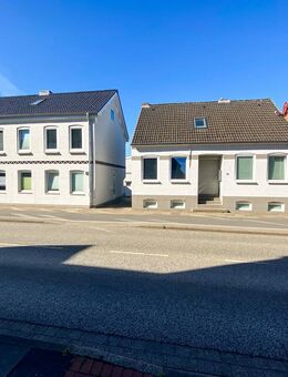 Zwei Häuser mit 12 Wohnungen + Bauland + Ausbaureserve in Eckernförde - Eckernförde