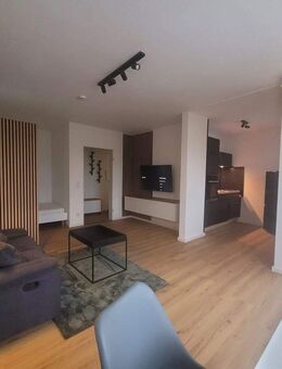 Frisch saniertes voll möbliertes Apartment in Uni Nähe - Bielefeld