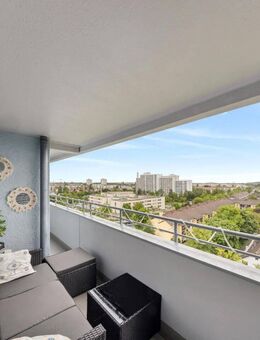 Weitblick inklusive! 3 Zimmer-Wohnung mit großem Balkon und KFZ-Stellplatz. - München