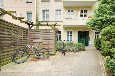 **City West*: Solide vermietete Gründerzeit-Wohnung ++ 3 Zimmer ++ Balkon ++ Provisionsfrei