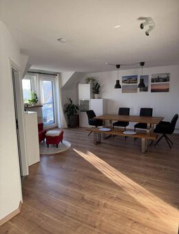 *reserviert* sanierte 145qm Maisonette-Wohnung in Weisendorf - 5 Zimmer, 2 Balkone, 2 Stellplätze - Weisendorf