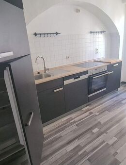 Schöne 3 Zimmer Wohnung mit Einbauküche und Kaminofen - Freiberg