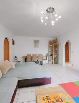 Attraktive 3-Zimmer-Wohnung, 85 m², inkl. Einbauküche, Balkon und Tiefgaragenstellplatz - Frankfurt (Main)