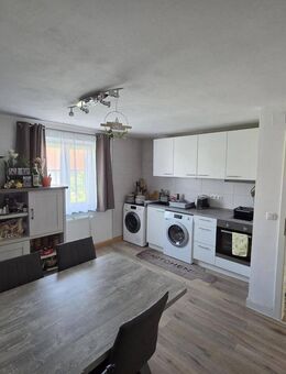 2 1/2 Zimmer-Wohnung mit Einzelgarage in zentraler Lage von Waldkraiburg - Waldkraiburg