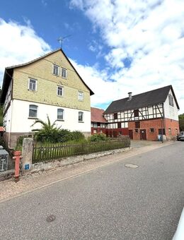 Dreiseitenhof mit viel Ausbaupotenzial in ruhiger Lage von Bad Hersfeld OT Heenes - Bad Hersfeld