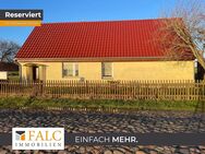 RESERVIERT - Kleines Haus mit viel Potenzial in Dorflage - Papenhagen