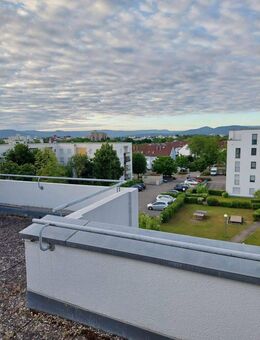 Exklusive 3-Zimmer-Penthousewohnung mit 36?m² Dachterrasse und zwei Stellplätzen - Rastatt