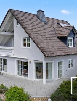 Fernblick & Luxus pur! Hochwertiges Anwesen mit ELW, tollem Garten und Traumterrasse nahe Bayreuth - Hummeltal