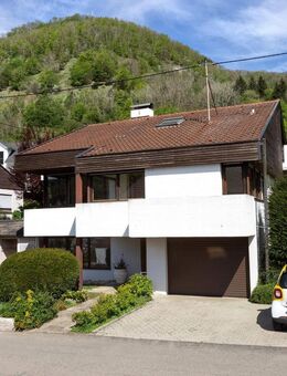 Familienparadies - Einfamilienhaus mit Einliegerwohnung, Wintergarten und großem Garten - Deggingen
