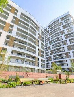 Großzügige Familienwohnung mit sonnigem Balkon & stilvoller Einbauküche in ruhiger Lage - Frankfurt (Main)