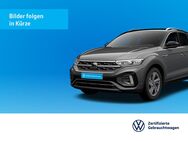 VW Touran, 2.0 TDI Highline, Jahr 2022 - Berlin