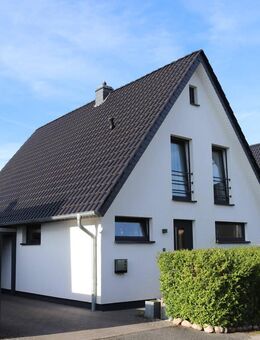 Zuhause mit Garten & Carport - stillvoll saniert & einzugsbereit - Lage (Nordrhein-Westfalen)