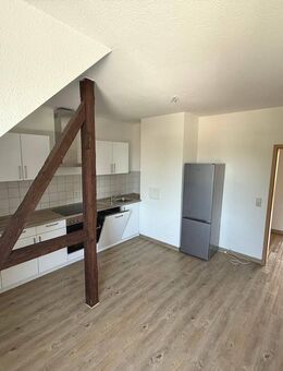 Wohnen im Dachgeschoss - 3 Zimmer- EBK - zwei Bäder - Chemnitz